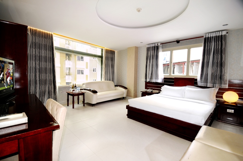 The White 3 Hotel
